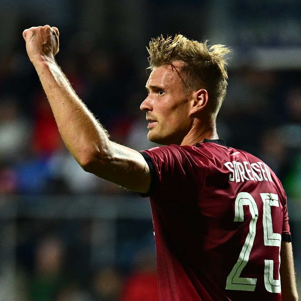 ? První gól v tom nejkrásnějším dresu! ? #acsparta